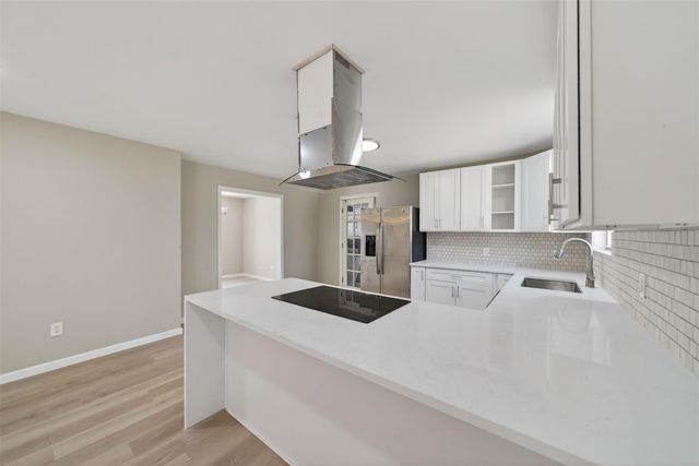 702 Rosewood Drive, Baytown, TX 77520