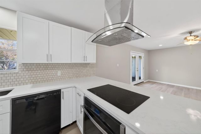 702 Rosewood Drive, Baytown, TX 77520