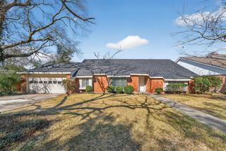 702 Rosewood Drive, Baytown, TX 77520