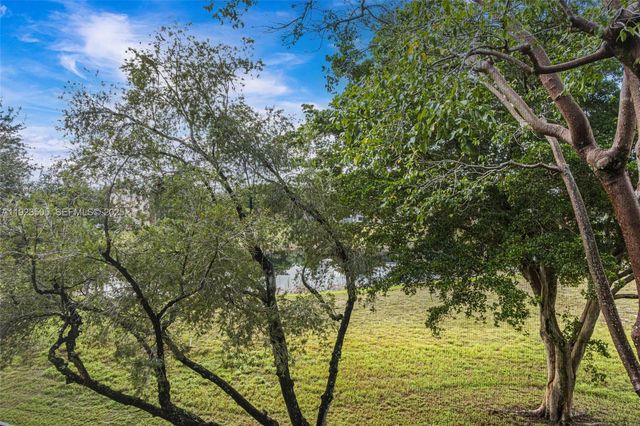 7300 Lake Cir Dr 303, Margate, FL 33063