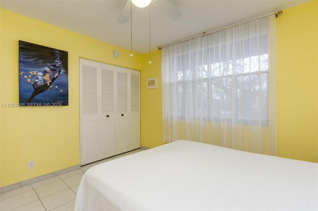 7300 Lake Cir Dr 303, Margate, FL 33063