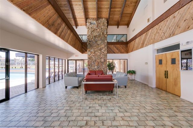 7300 Lake Cir Dr 303, Margate, FL 33063