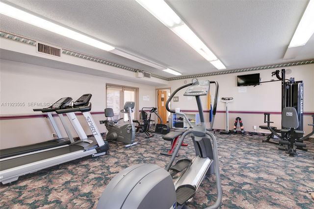 7300 Lake Cir Dr 303, Margate, FL 33063