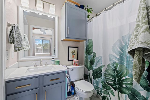 5220 Hutchinson DR, Austin, TX 78723