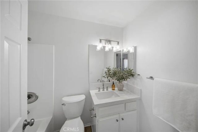 11324 215th 4, Lakewood, CA 90715