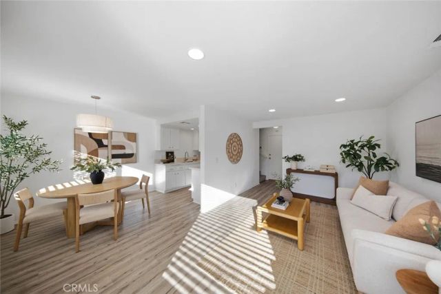 11324 215th 4, Lakewood, CA 90715