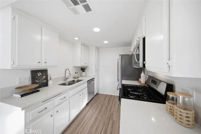 11324 215th 4, Lakewood, CA 90715