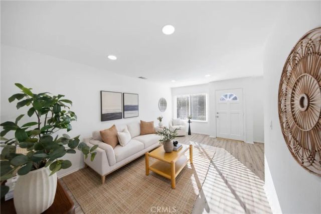 11324 215th 4, Lakewood, CA 90715