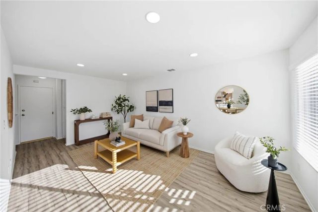 11324 215th 4, Lakewood, CA 90715