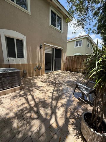 1034 SE 23rd Ter, Homestead, FL 33035