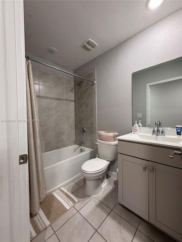 1034 SE 23rd Ter, Homestead, FL 33035