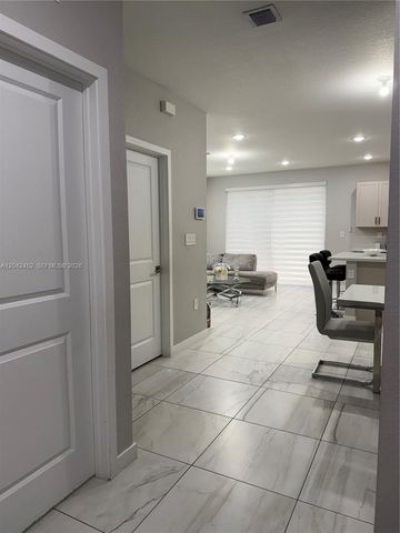 1034 SE 23rd Ter, Homestead, FL 33035