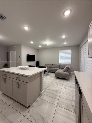 1034 SE 23rd Ter, Homestead, FL 33035