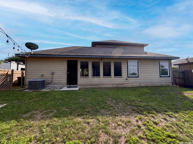 1108 WIND HAVEN DR, New Braunfels, TX 78130