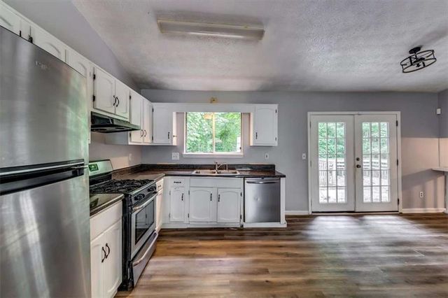 759 Greenhedge Drive, Stone Mountain, GA 30088