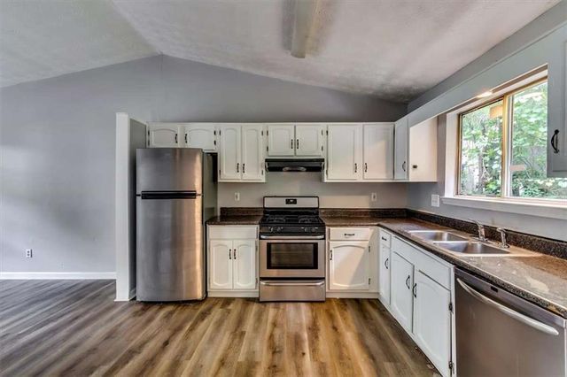 759 Greenhedge Drive, Stone Mountain, GA 30088