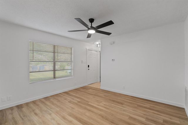 5700 Cherry PARK B, Austin, TX 78745