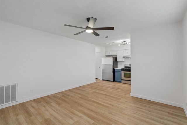 5700 Cherry PARK B, Austin, TX 78745