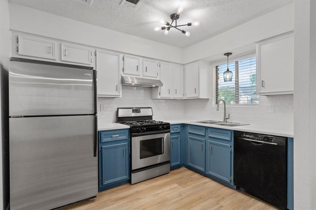 5700 Cherry PARK B, Austin, TX 78745