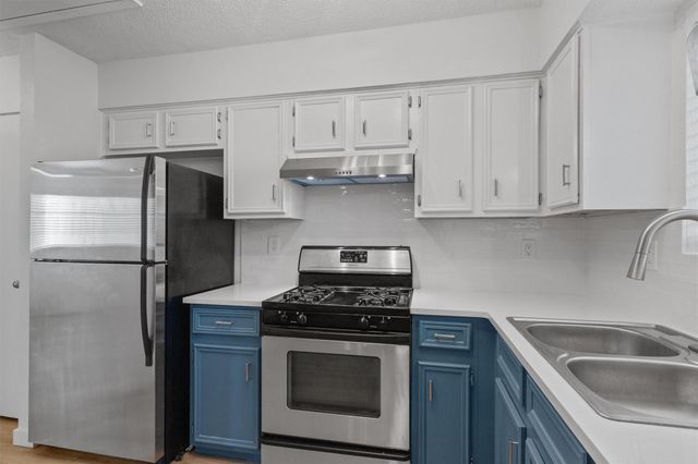 5700 Cherry PARK B, Austin, TX 78745