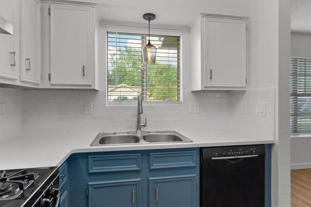 5700 Cherry PARK B, Austin, TX 78745