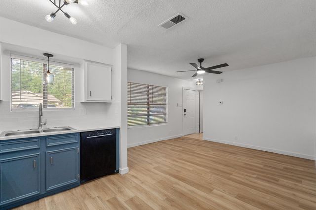 5700 Cherry PARK B, Austin, TX 78745