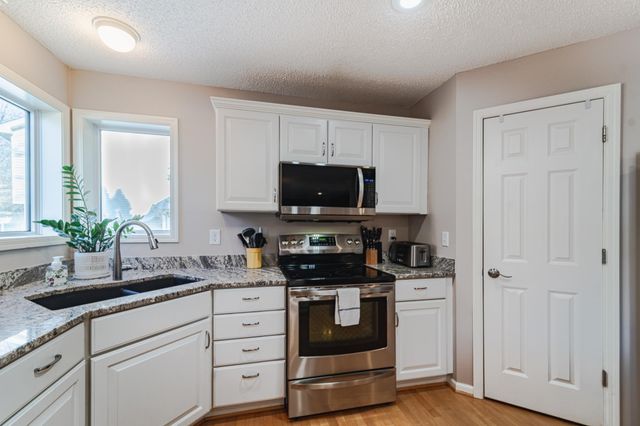 13886 Louisiana Avenue, Savage, MN 55378