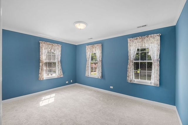 1316 Whitcomb Avenue, Des Plaines, IL 60018