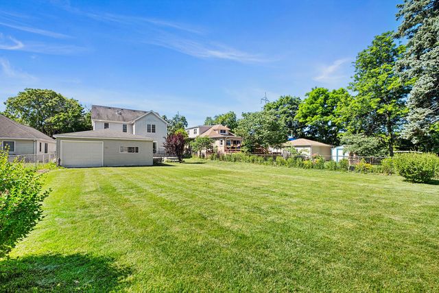 1316 Whitcomb Avenue, Des Plaines, IL 60018