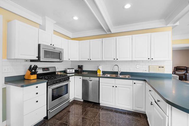 1316 Whitcomb Avenue, Des Plaines, IL 60018