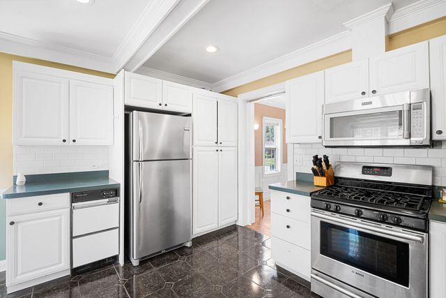 1316 Whitcomb Avenue, Des Plaines, IL 60018