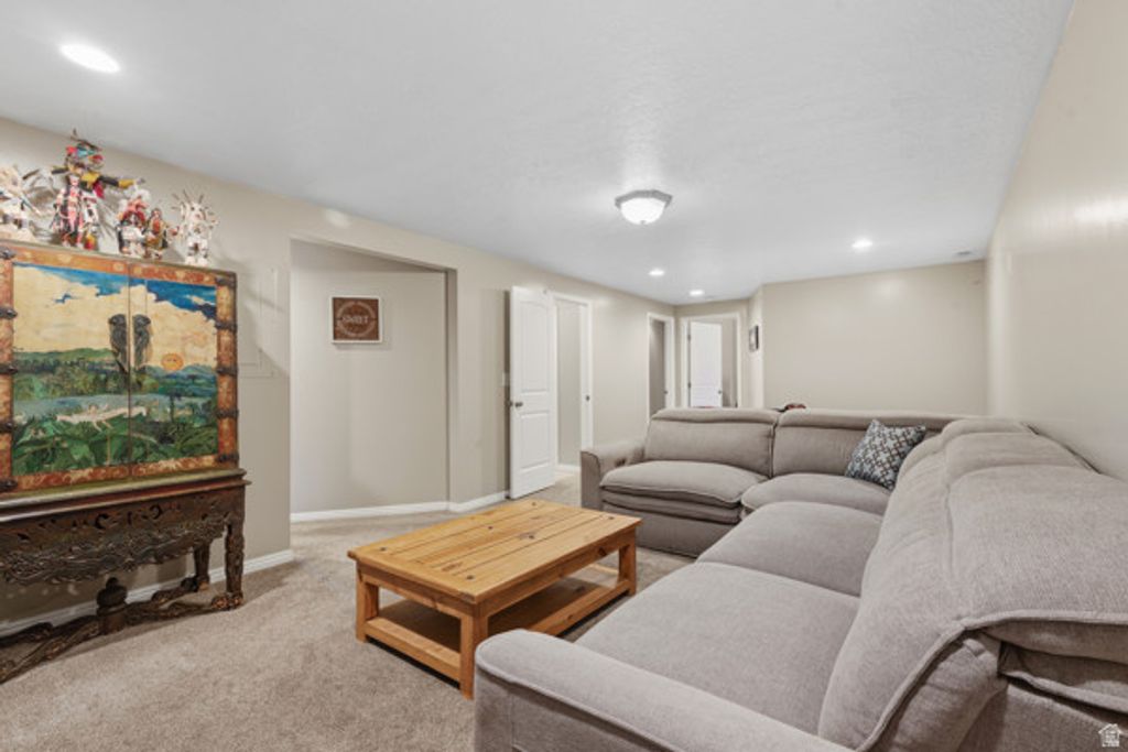 Image 30 of property listing at 3462 W MELODY CREEK CIR, Riverton, UT 84065