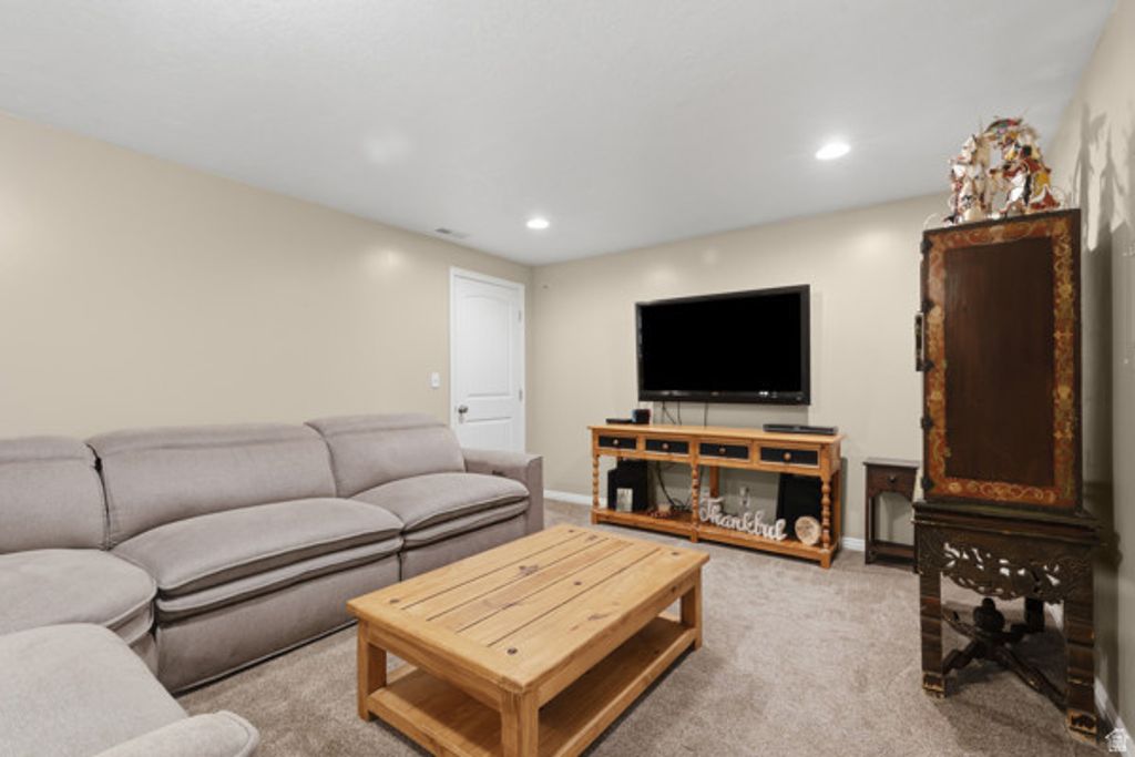 Image 31 of property listing at 3462 W MELODY CREEK CIR, Riverton, UT 84065