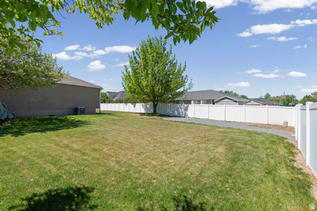 Image 37 of property listing at 3462 W MELODY CREEK CIR, Riverton, UT 84065