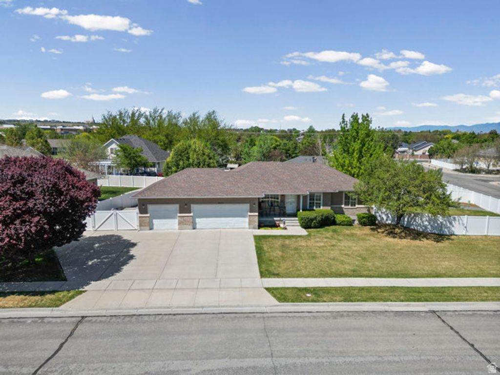 Image 43 of property listing at 3462 W MELODY CREEK CIR, Riverton, UT 84065