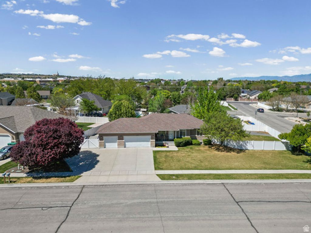 Image 44 of property listing at 3462 W MELODY CREEK CIR, Riverton, UT 84065