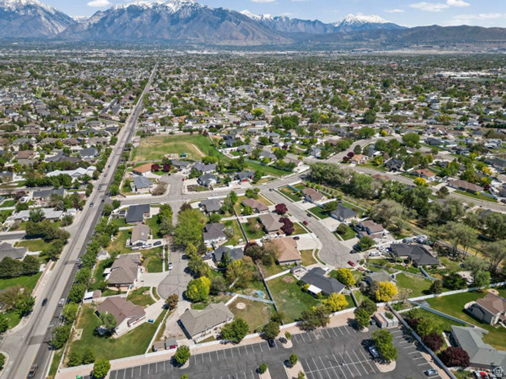 Image 48 of property listing at 3462 W MELODY CREEK CIR, Riverton, UT 84065