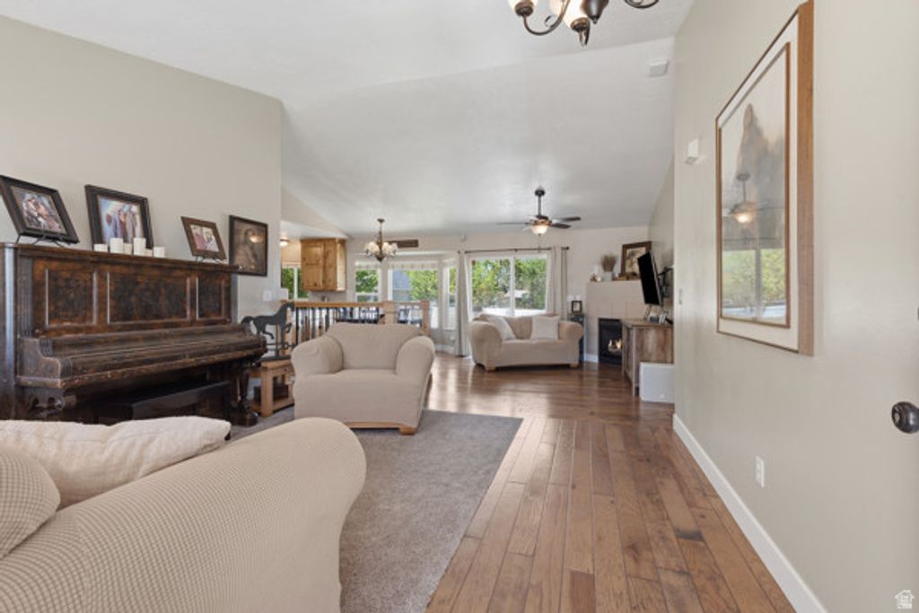 Image 8 of property listing at 3462 W MELODY CREEK CIR, Riverton, UT 84065