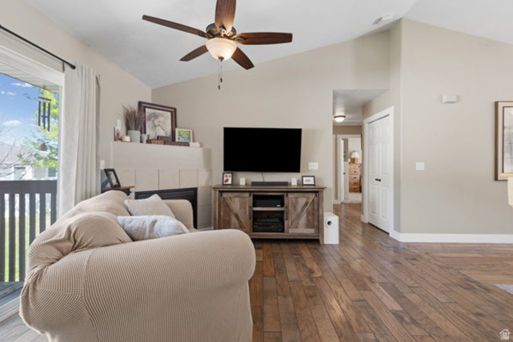 Image 10 of property listing at 3462 W MELODY CREEK CIR, Riverton, UT 84065