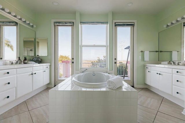 10517 W Corte Jardin Del Mar, Carmel Valley, CA 92130
