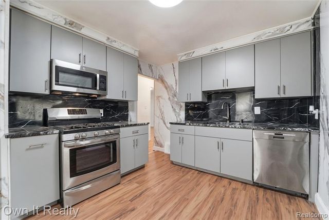 8290 Stout Street, Detroit, MI 48228
