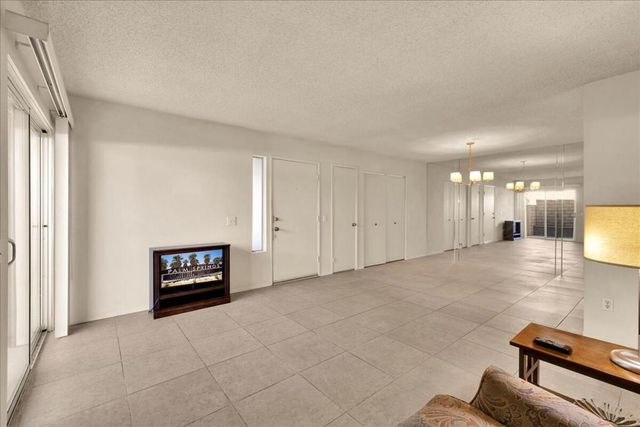 3081 Sunflower Circle W, Palm Springs, CA 92262