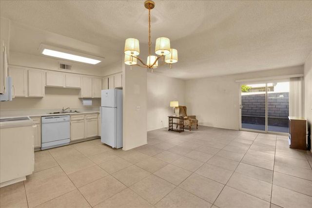 3081 Sunflower Circle W, Palm Springs, CA 92262