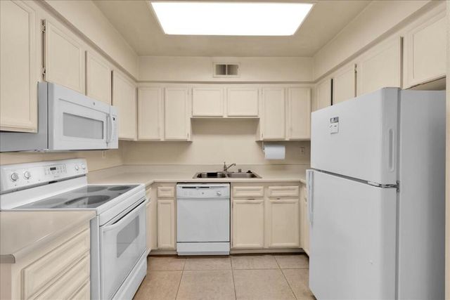 3081 Sunflower Circle W, Palm Springs, CA 92262