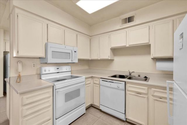 3081 Sunflower Circle W, Palm Springs, CA 92262