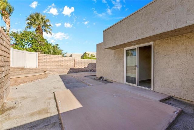 3081 Sunflower Circle W, Palm Springs, CA 92262