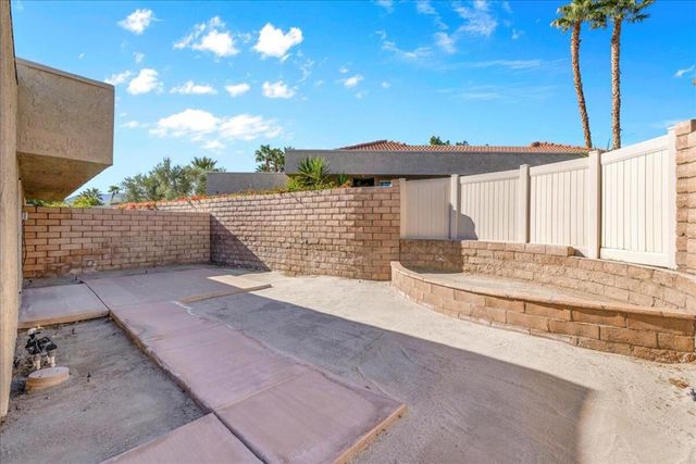 3081 Sunflower Circle W, Palm Springs, CA 92262