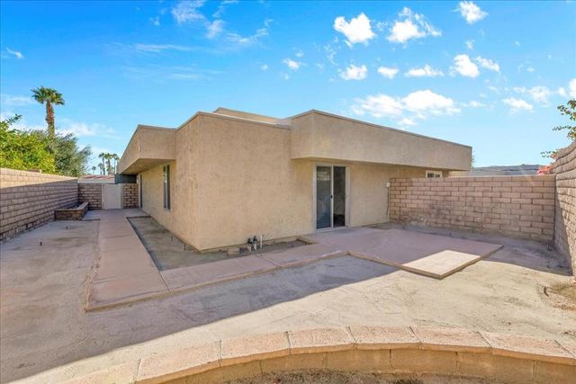 3081 Sunflower Circle W, Palm Springs, CA 92262