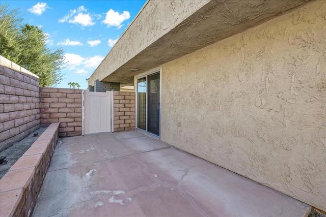 3081 Sunflower Circle W, Palm Springs, CA 92262