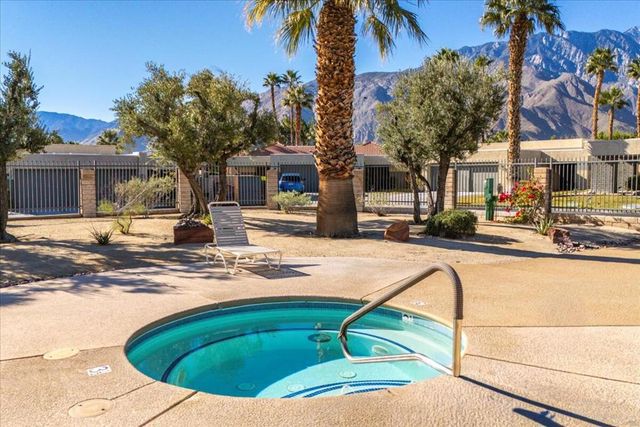 3081 Sunflower Circle W, Palm Springs, CA 92262